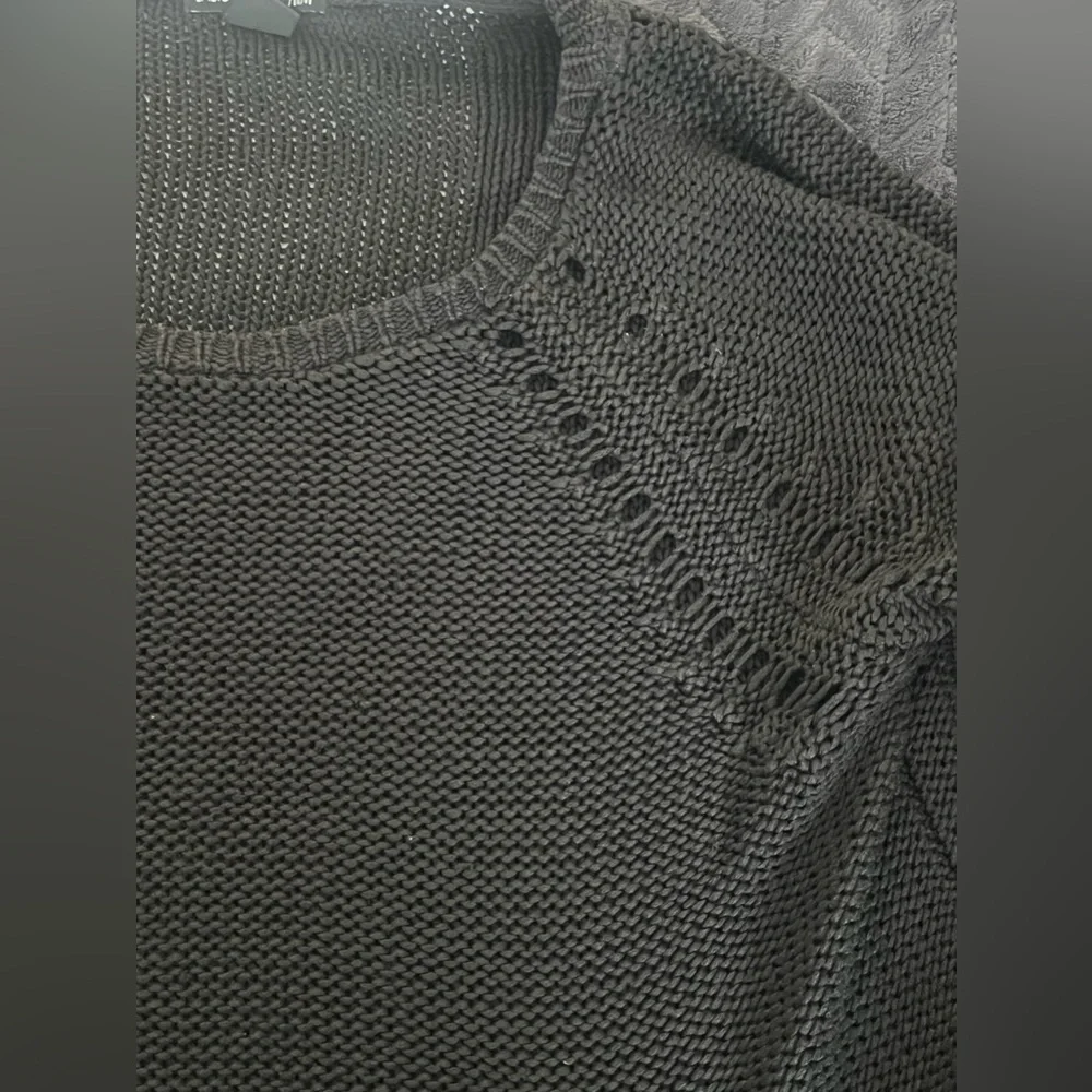 H&M Open Knit Black Sweater Lightweight Crewneck Pullover Medium